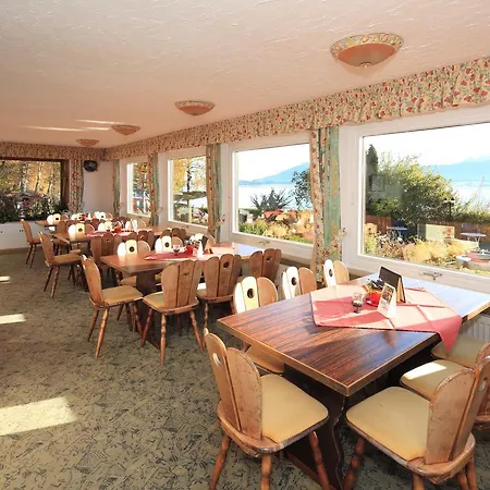 Cafe Maria - -